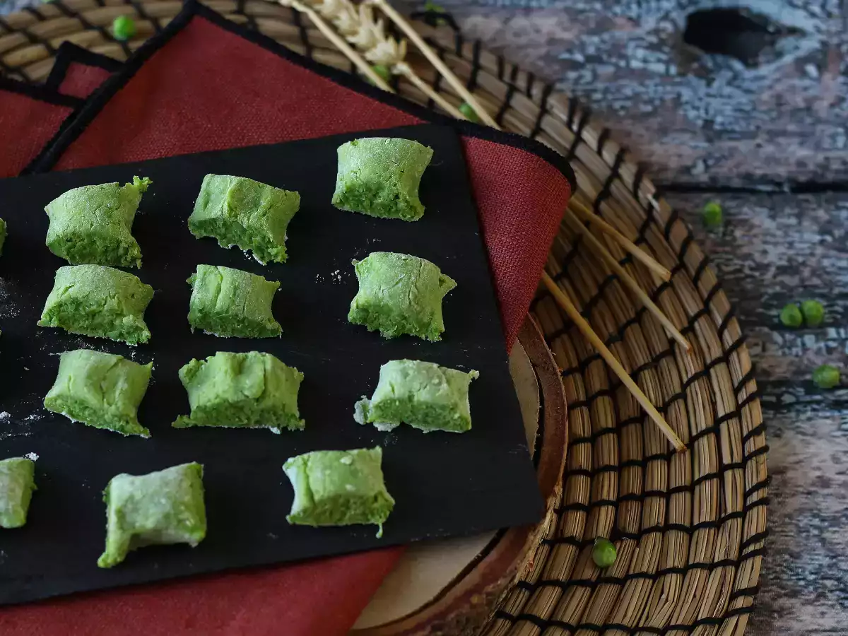 Pangsit kacang polong tanpa telur: siap dalam waktu singkat! - foto 2