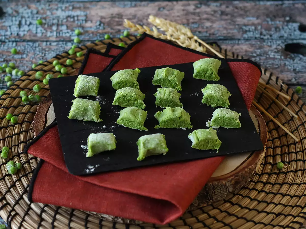 Pangsit kacang polong tanpa telur: siap dalam waktu singkat! - foto 4