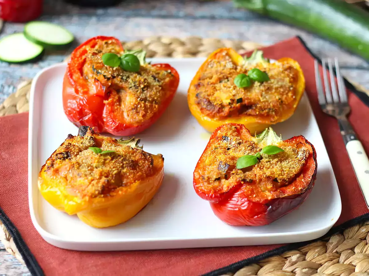 Paprika isi vegetarian panggang: resep mudah dan lezat dengan sayuran dan keju mozzarella - foto 3