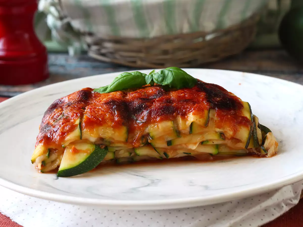 Parmigiana zucchini dengan air fryer: cepat, ringan, dan renyah - foto 3