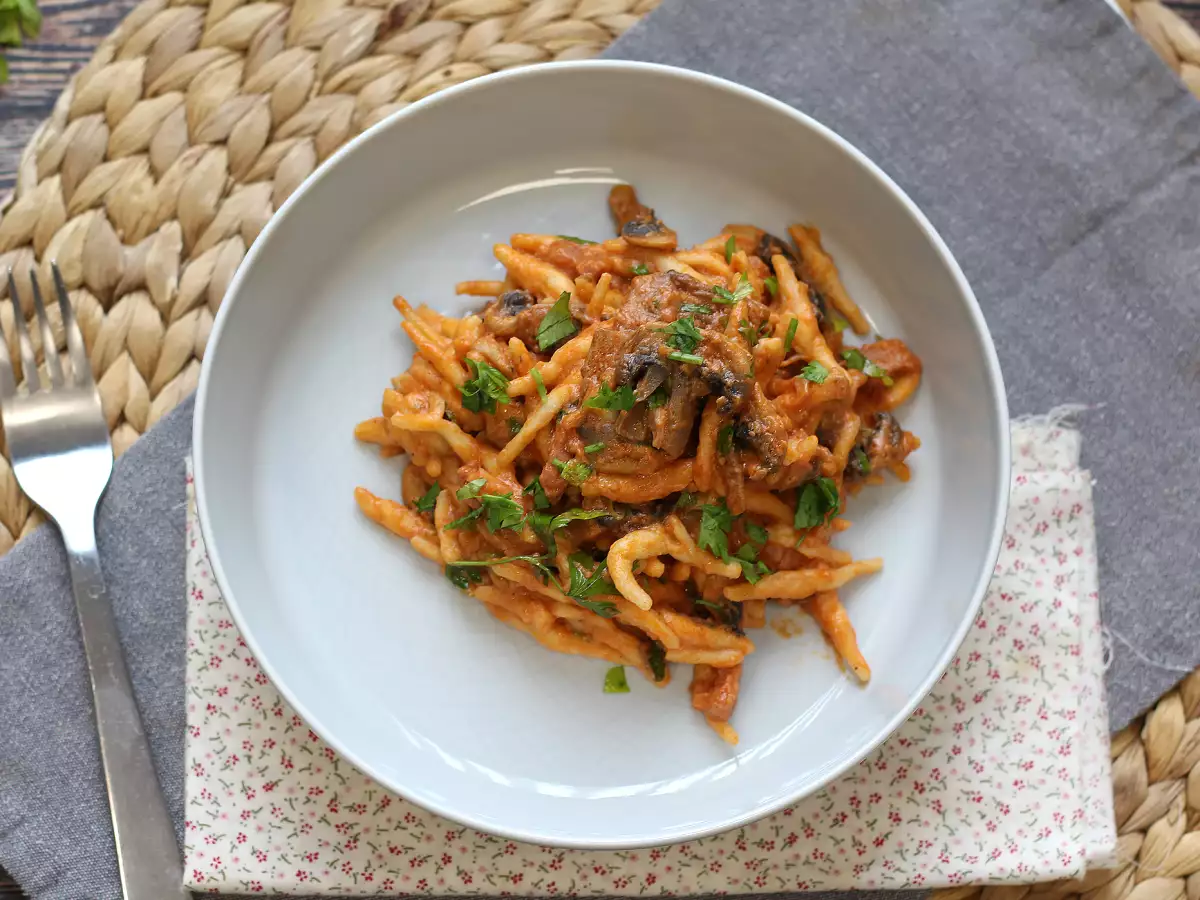 Pasta alla boscaiola, hidangan utama yang ideal untuk musim gugur dan musim dingin - foto 4