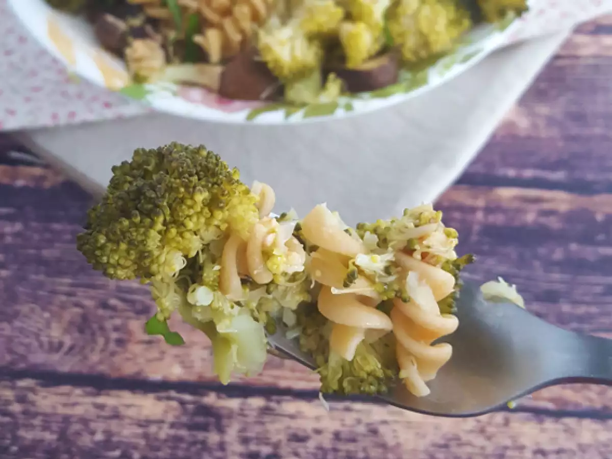Pasta Brokoli dengan Jamur dan Kemangi - foto 3