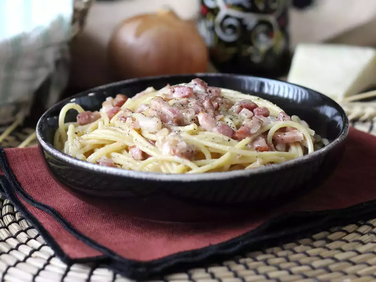 Pasta dengan bacon: mudah, murah dan lembut - foto 5