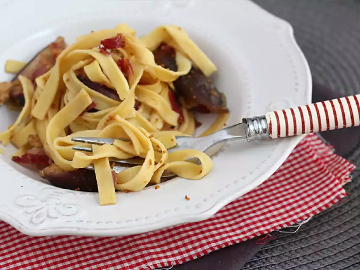 Pasta dengan buah ara dan pancetta - foto 4
