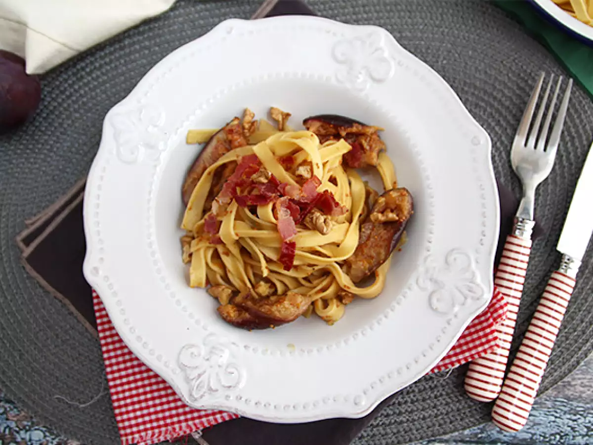 Pasta dengan buah ara dan pancetta - foto 5