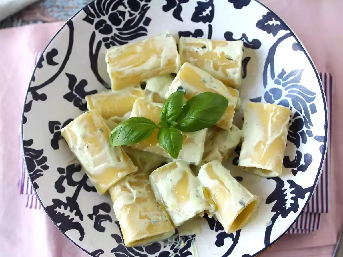 Pasta dengan krim ricotta dan kemangi - foto 4