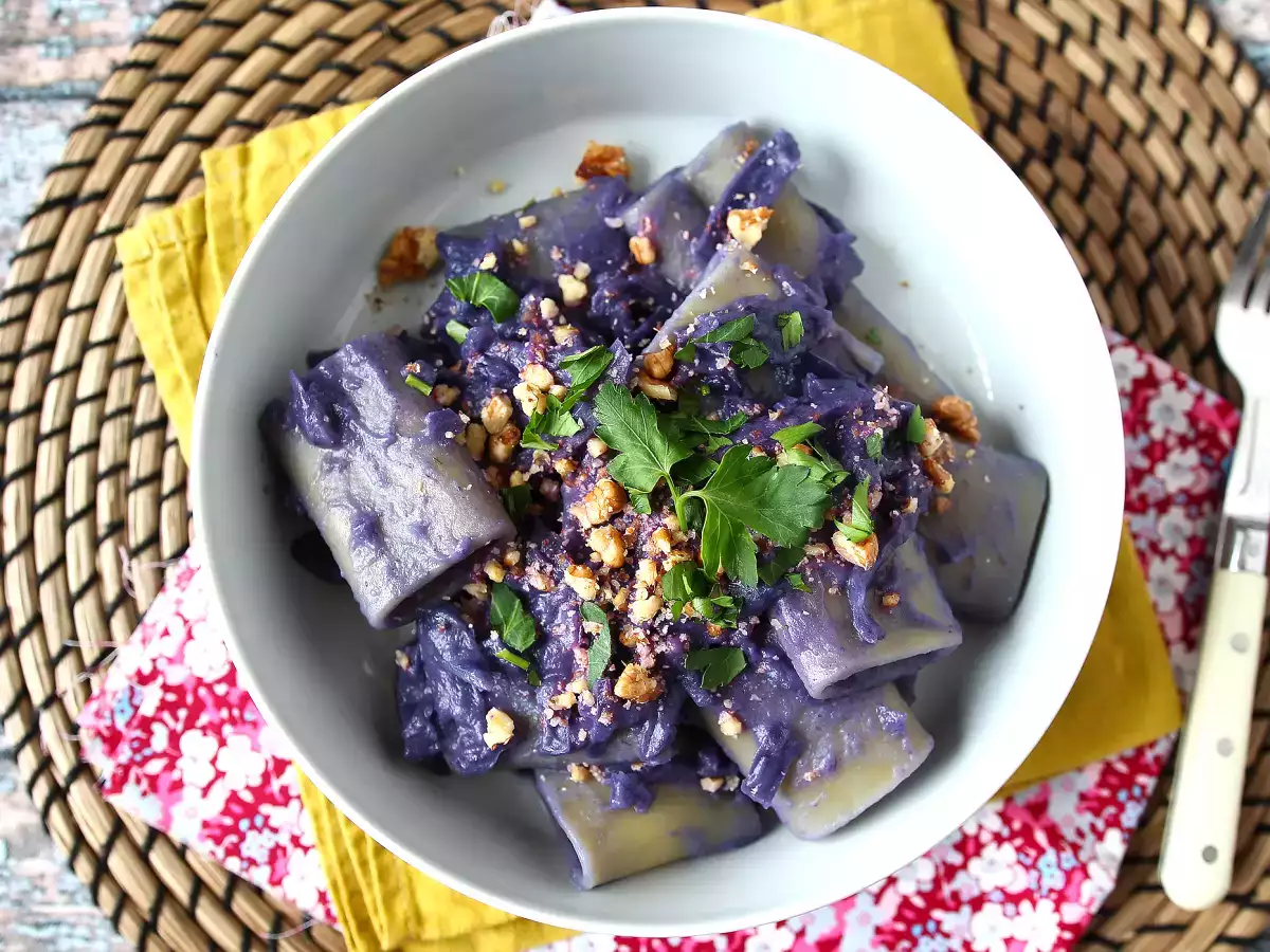 Pasta dengan kubis merah dan kenari, hidangan pertama yang terlihat enak dan mudah disiapkan - foto 3