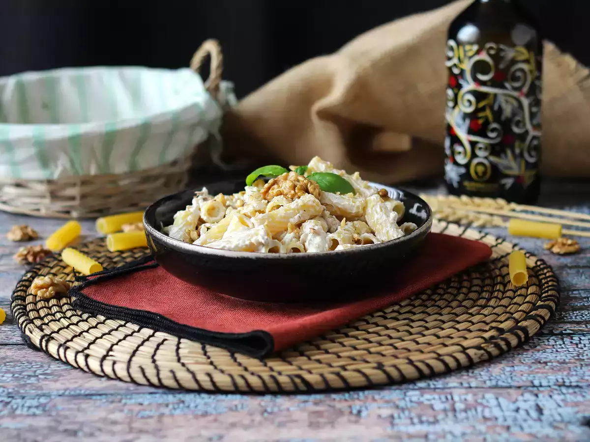 Pasta dengan ricotta dan kenari: lembut dan renyah - foto 2