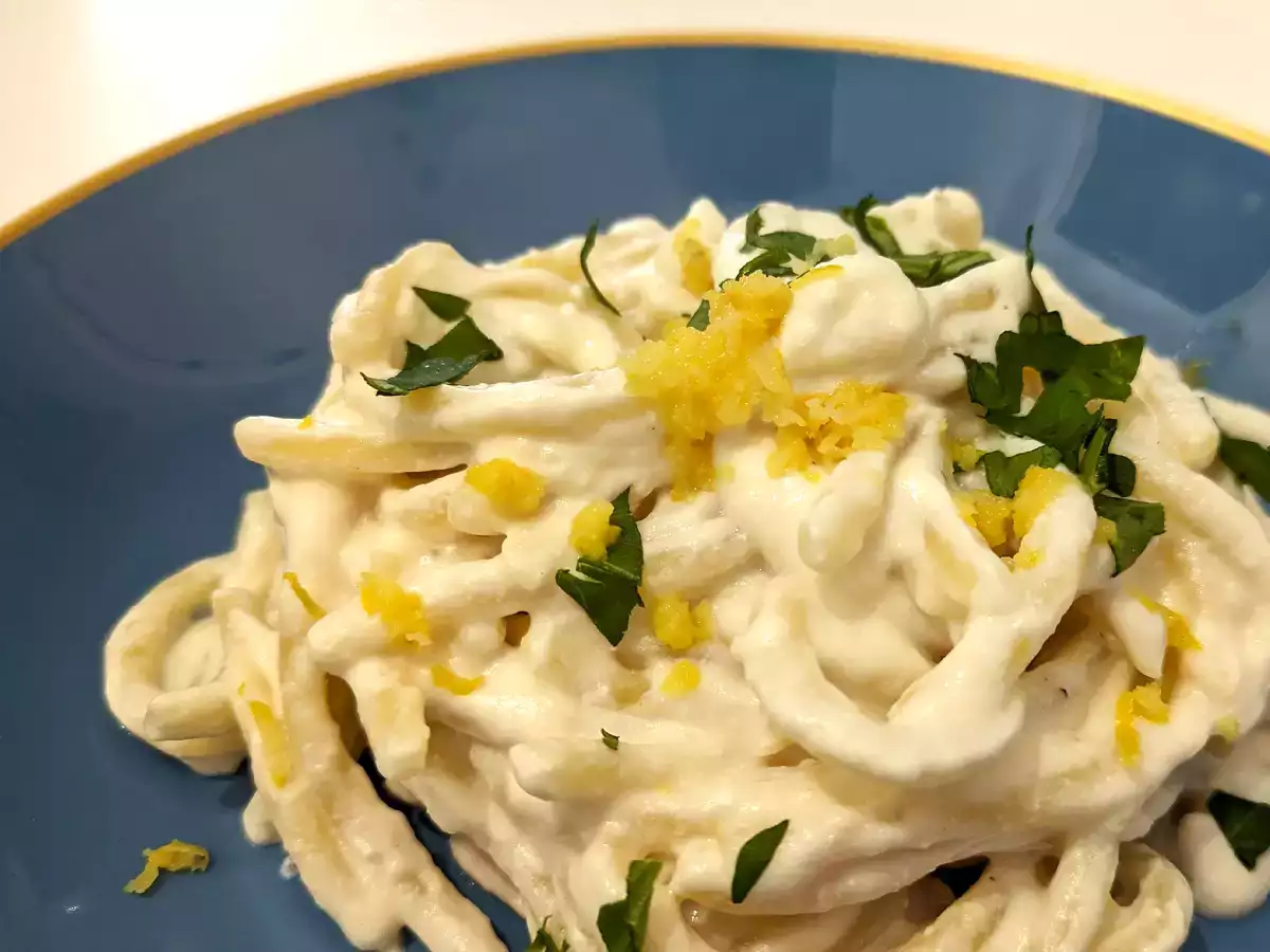 Pasta dengan ricotta dan lemon, hidangan pertama yang lembut dan sangat mudah disiapkan! - foto 3
