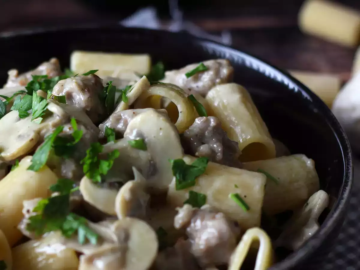 Pasta krim dengan jamur dan sosis - foto 5