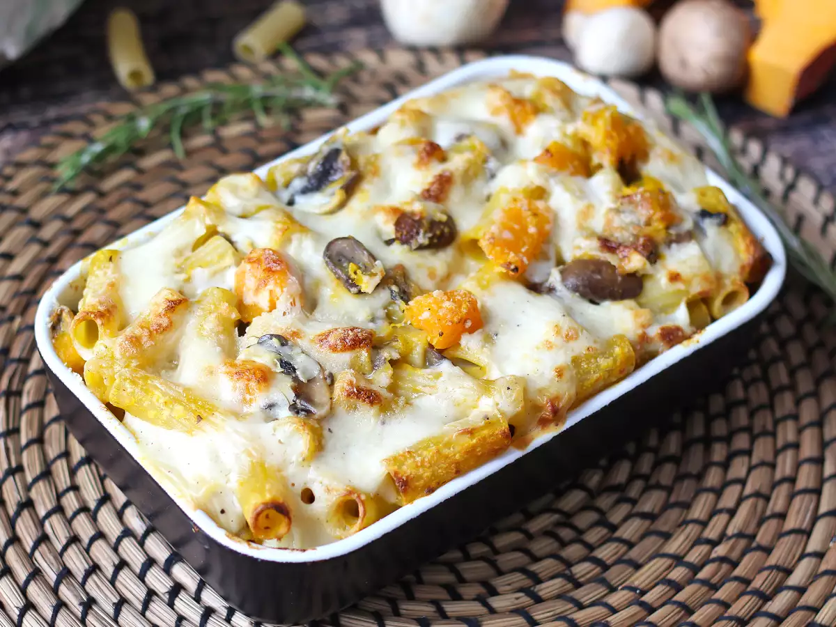 Pasta panggang dengan labu, jamur, dan saus bechamel - foto 6
