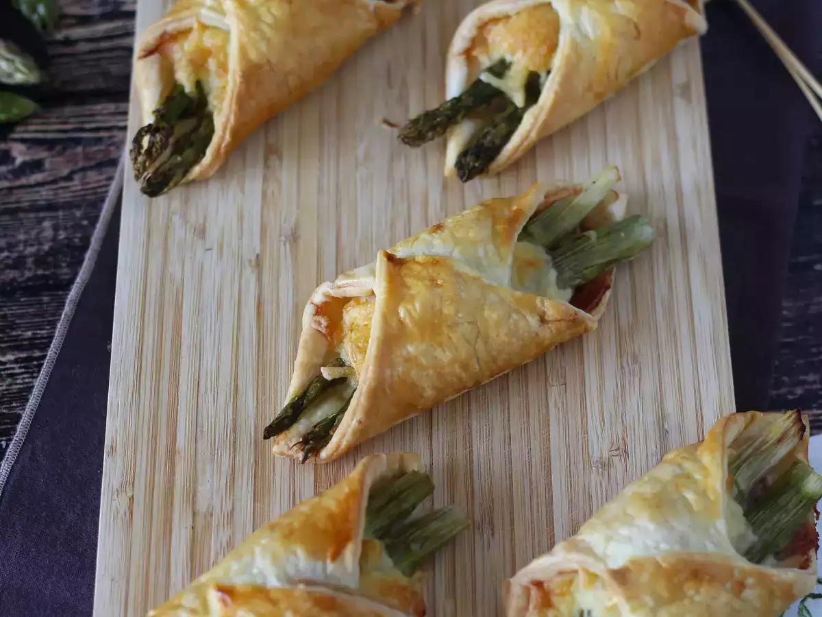 Pastri puff asparagus, ham, dan keju leleh - foto 4