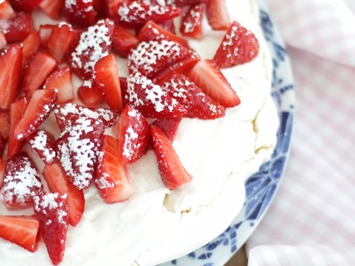 Pavlova stroberi mudah - foto 2