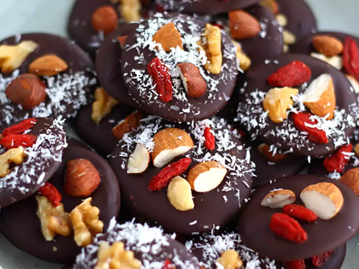 Pengemis, cokelat buah kering - foto 2