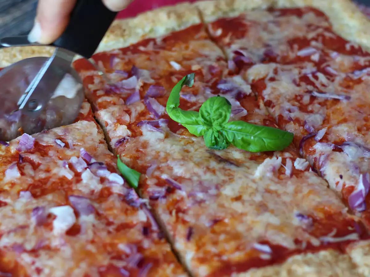 Pizza dengan keju cottage - foto 6