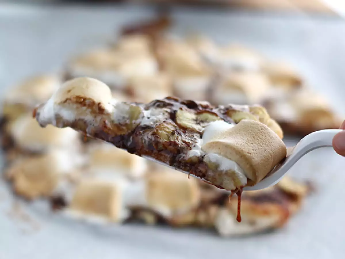 Pizza Manis Pisang dan Cokelat - foto 3