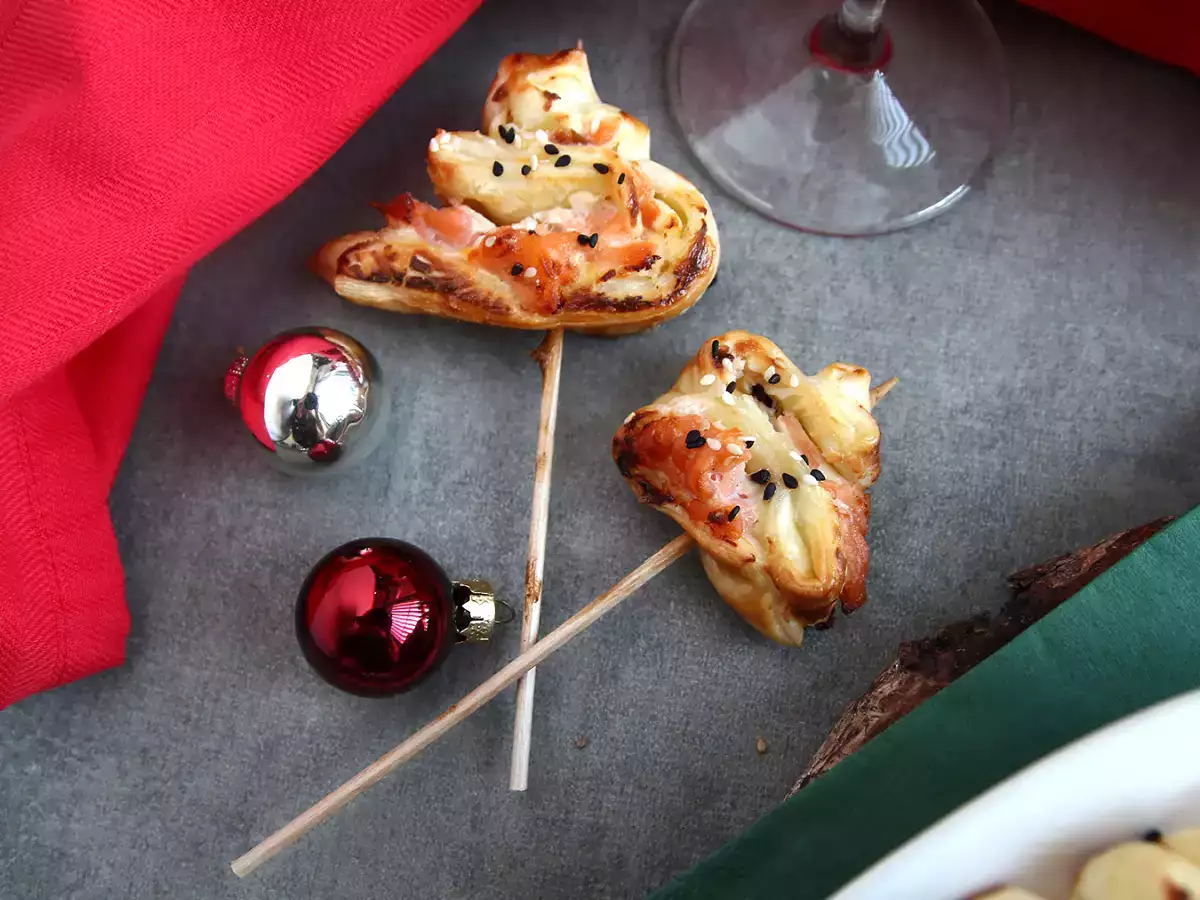 Pohon cemara puff pastry dengan dua jenis salmon - foto 3