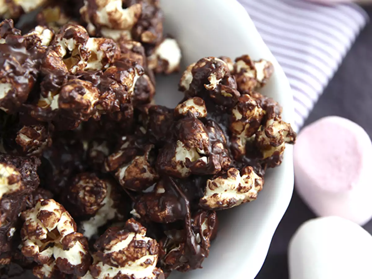 Popcorn cokelat dan marshmallow