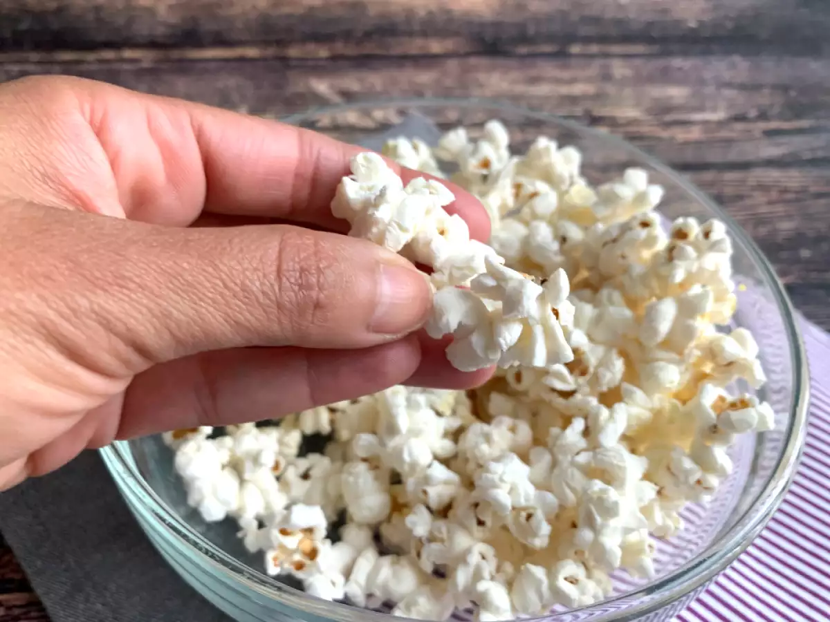 Popcorn Tanpa Minyak di Microwave - foto 3