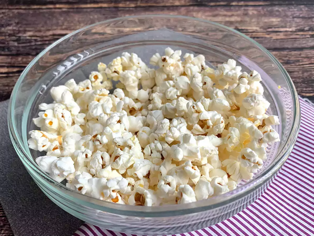 Popcorn Tanpa Minyak di Microwave - foto 4