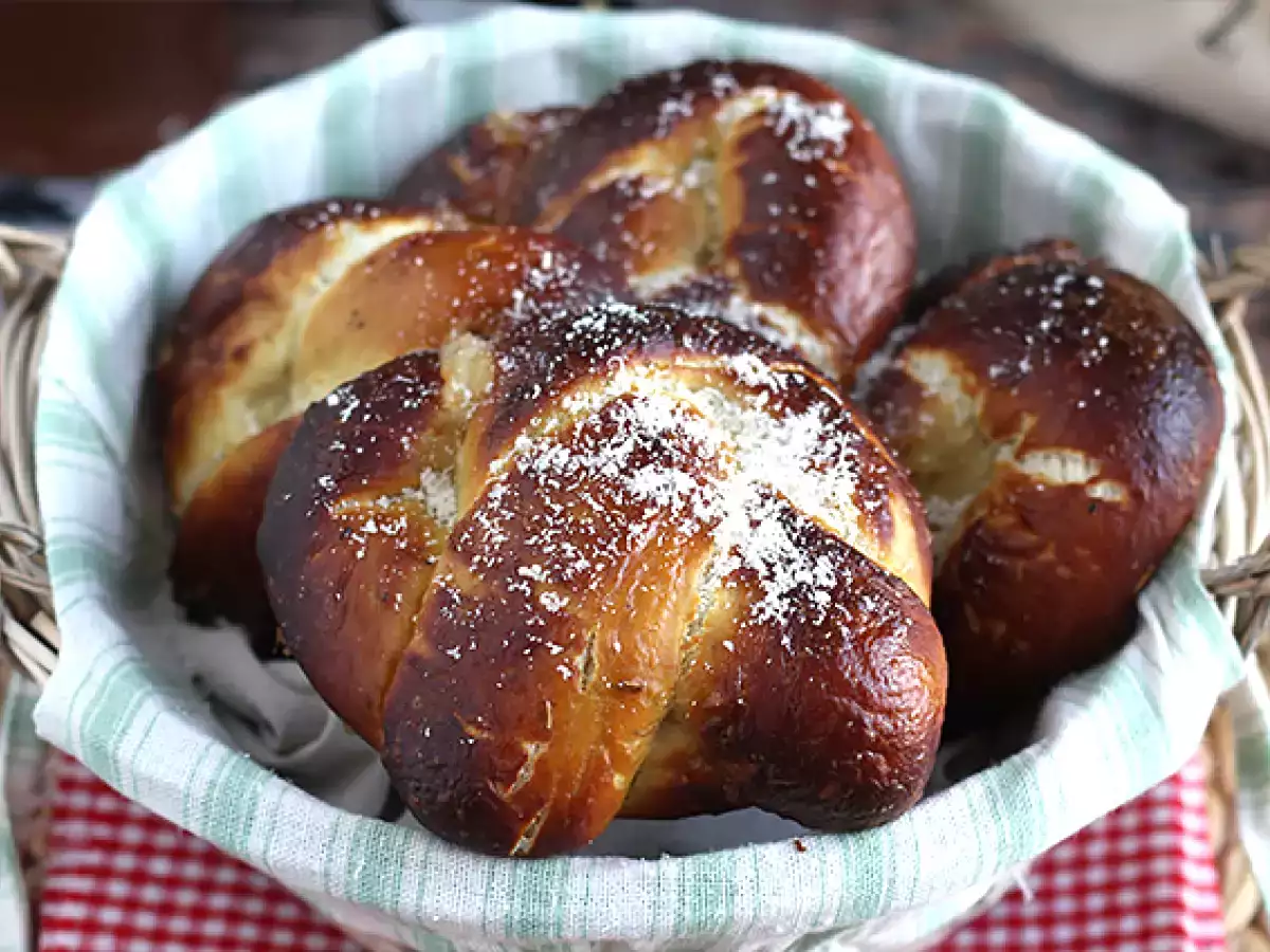 Pretzel mozzarella dan rosemary - foto 4