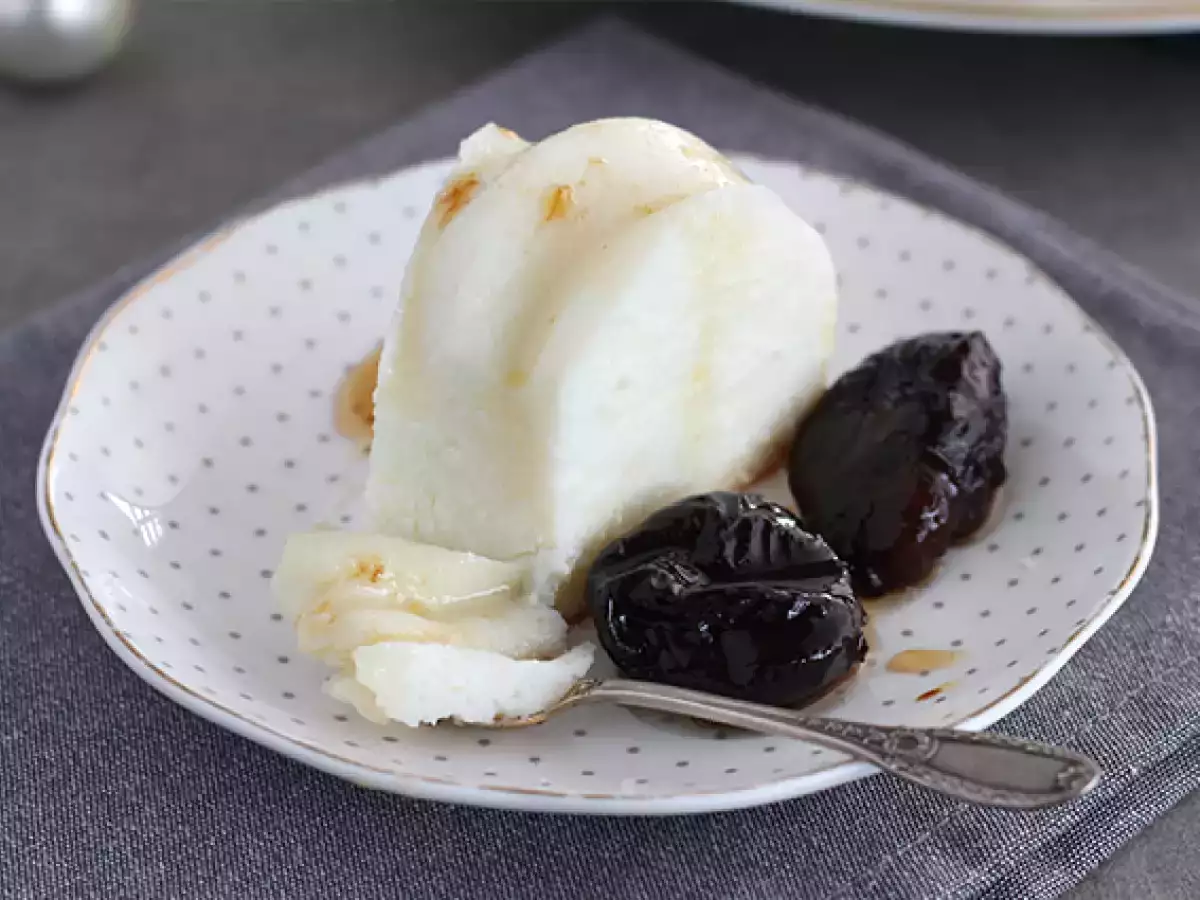 Puding Kelapa dengan Saus Prune Kering - foto 3
