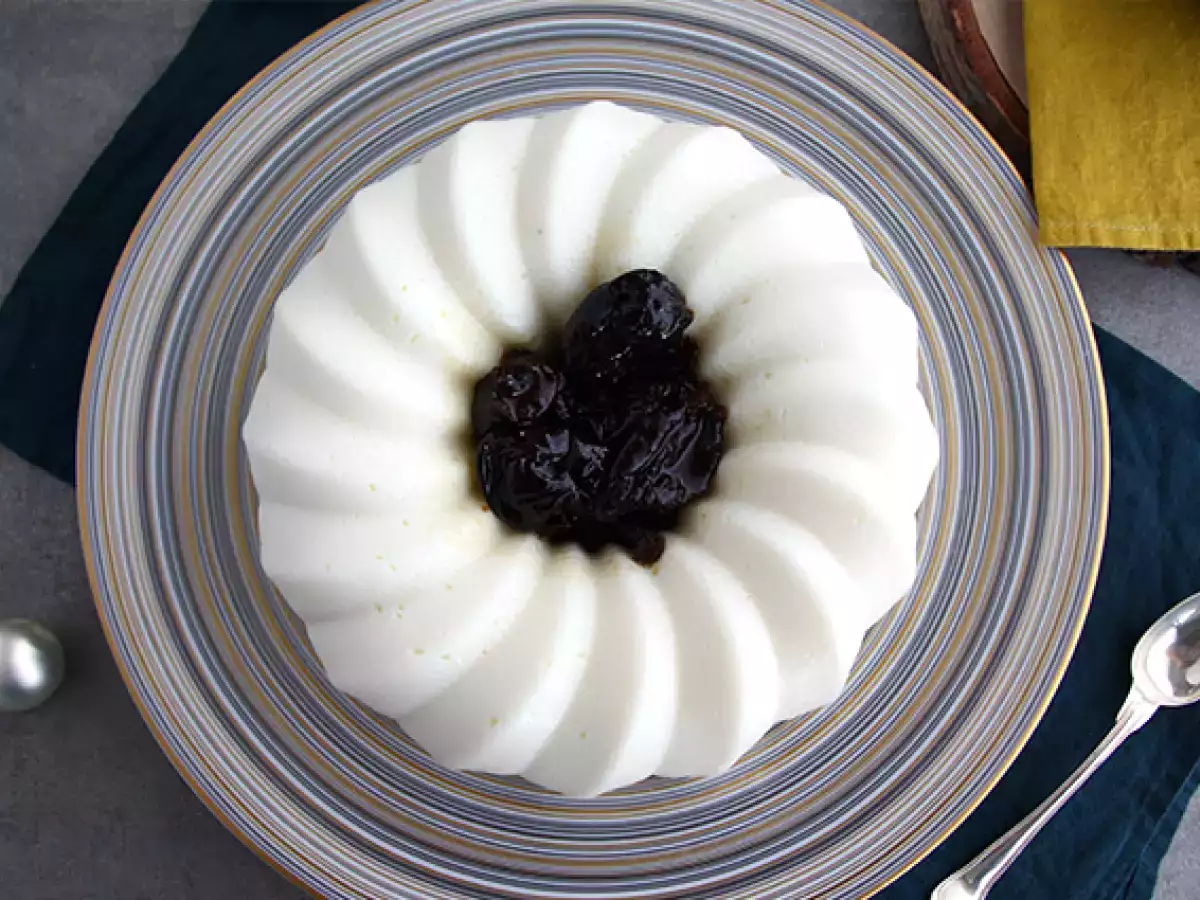 Puding Kelapa dengan Saus Prune Kering - foto 4