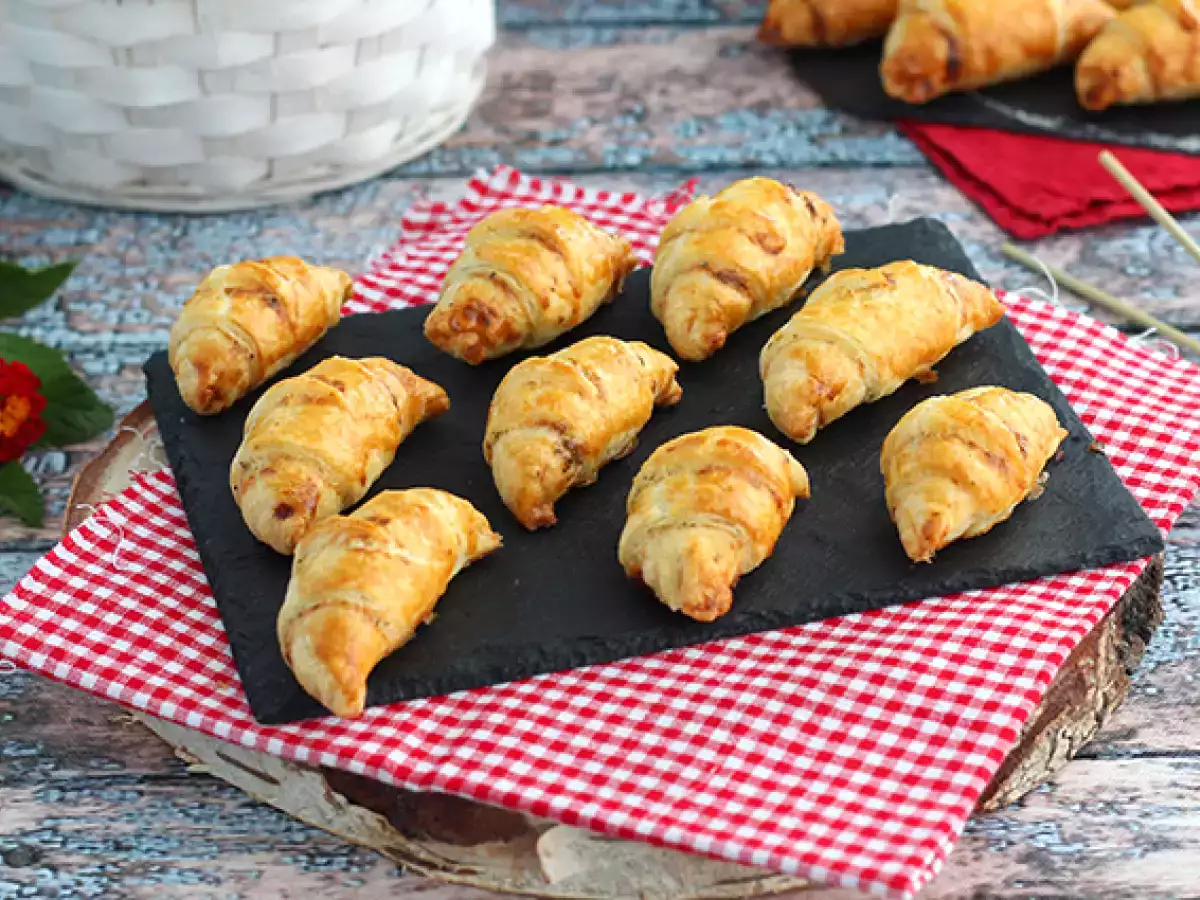 Puff pastry croissant dengan ham dan fromage frais - foto 2