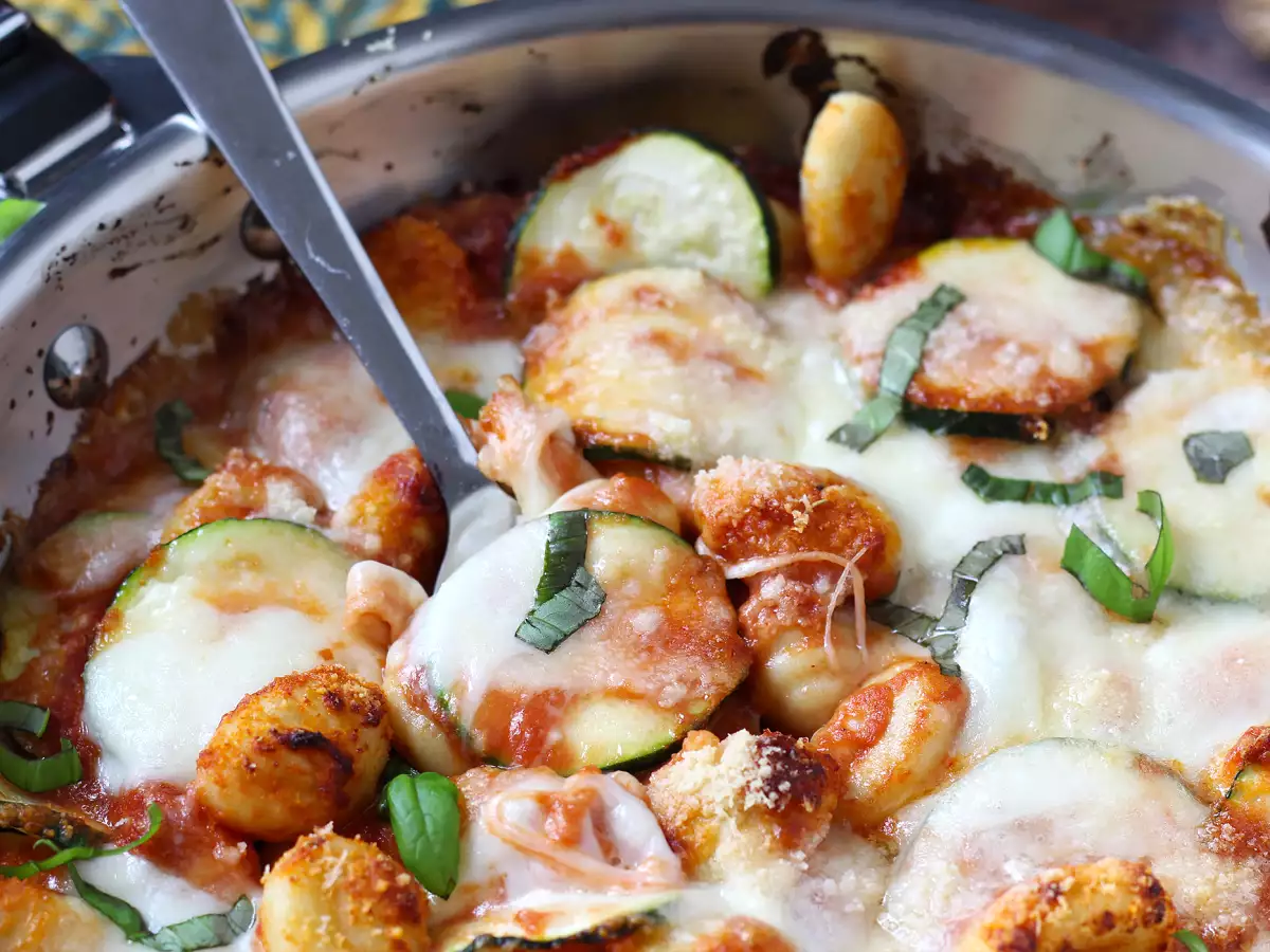 Resep cepat gratin gnocchi dengan zucchini dan mozzarella - foto 4