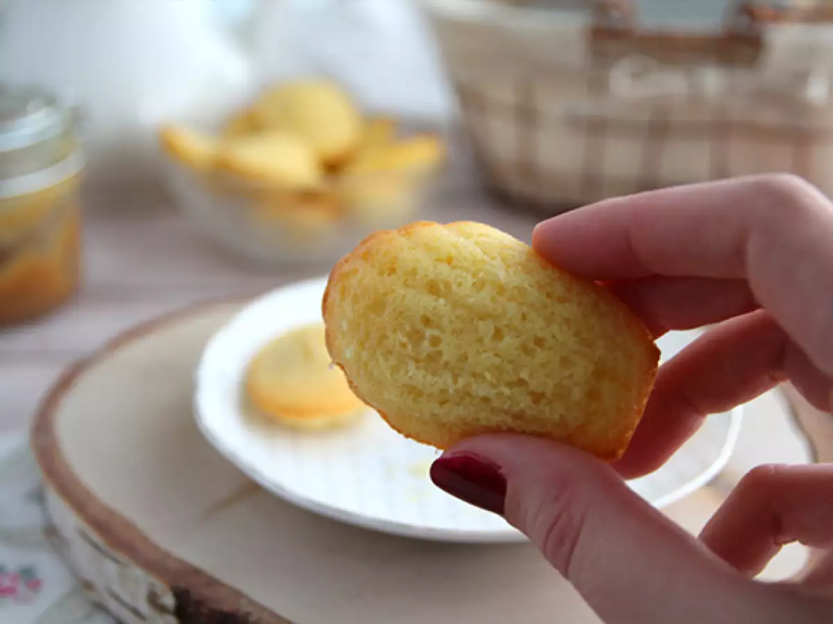 Resep mudah untuk madeleine polos dan lembut - foto 2