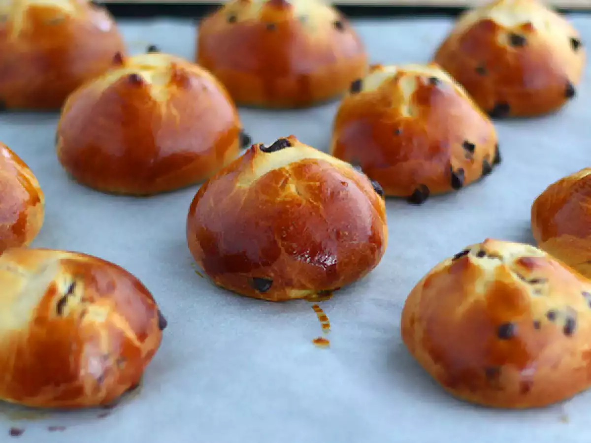 Roti Brioche Mini dengan Cokelat