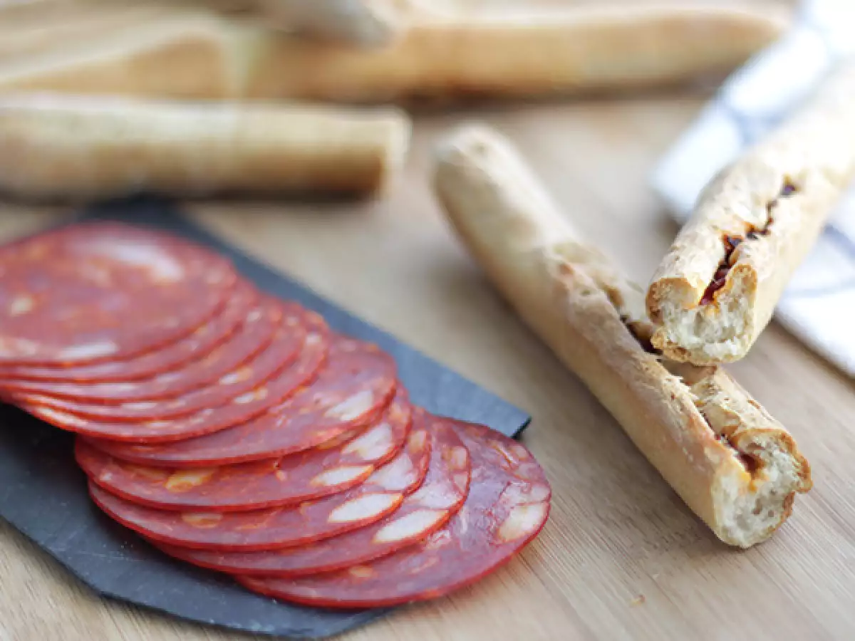 Roti Ficelle Kecil dengan Chorizo - foto 2