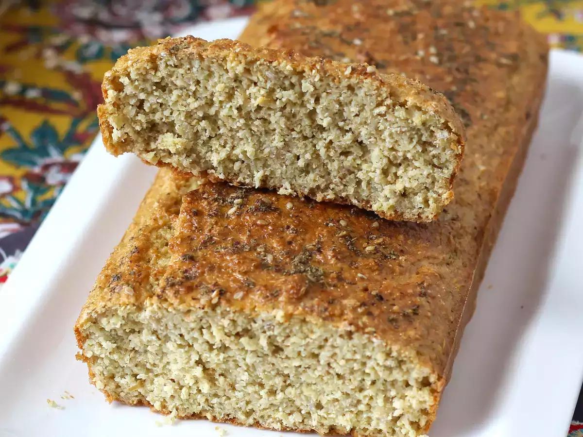 Roti oatmeal bebas gluten dengan yoghurt dan telur: resep yang penuh protein, sehat, dan mudah dibuat