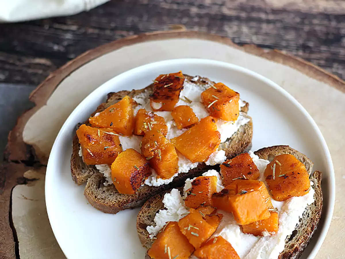 Roti Panggang Ricotta, Labu Butternut, dan Telur - foto 2