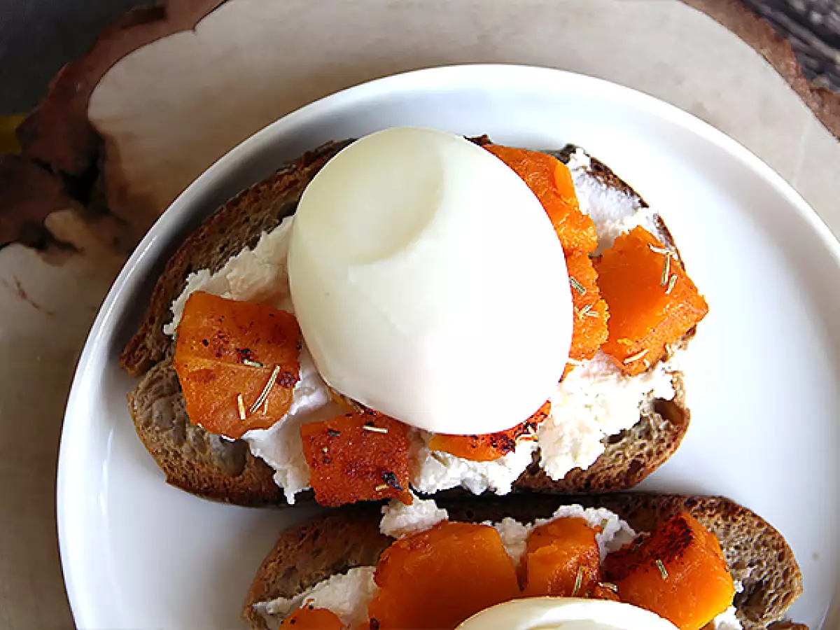 Roti Panggang Ricotta, Labu Butternut, dan Telur - foto 3