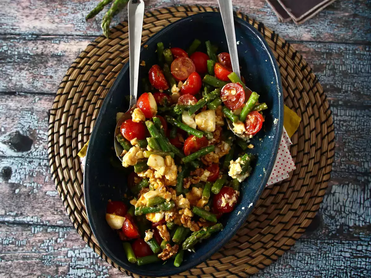 Salad asparagus yang sangat lezat - foto 4