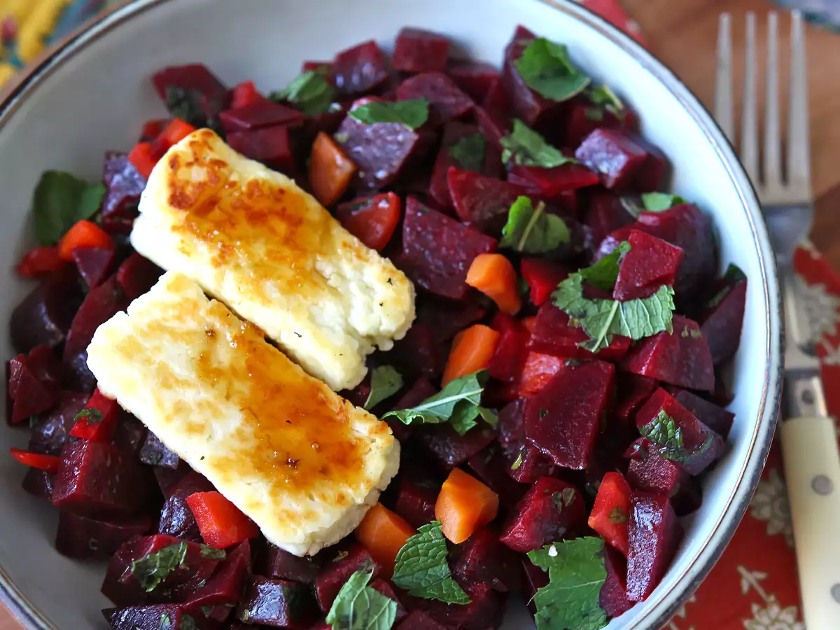 Salad bit dengan halloumi panggang - foto 5