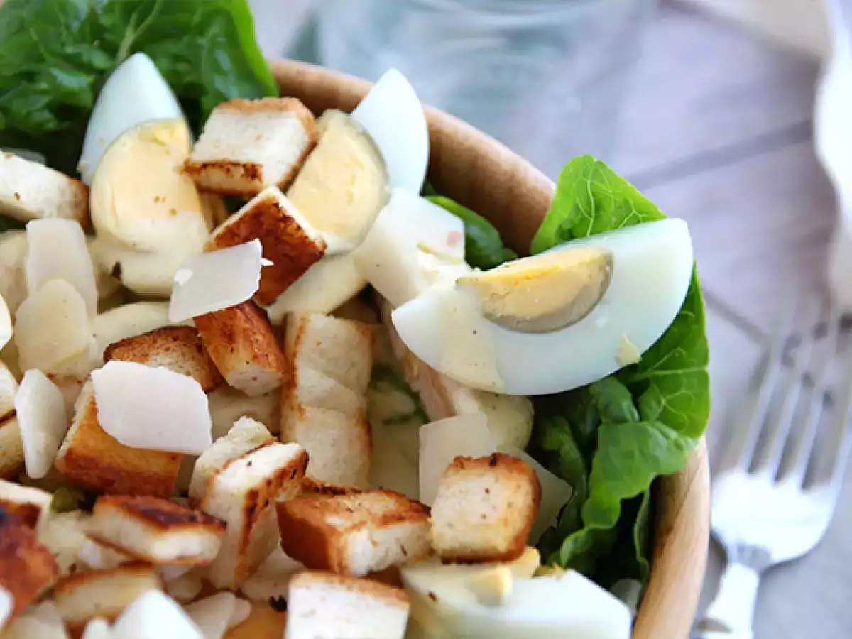 Salad Caesar yang mudah - foto 2