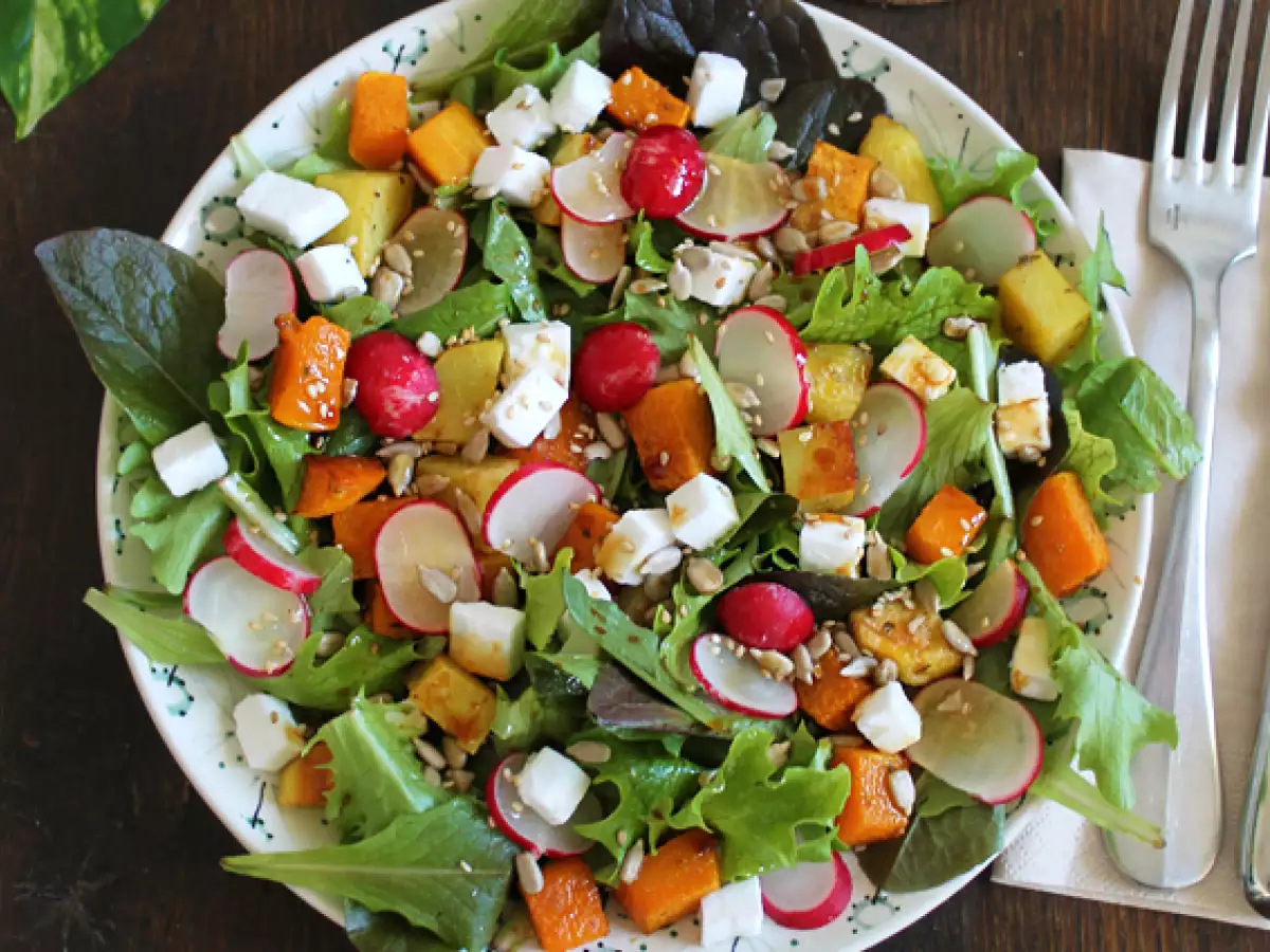 Salad labu butternut, kentang, lobak, dan feta - foto 3