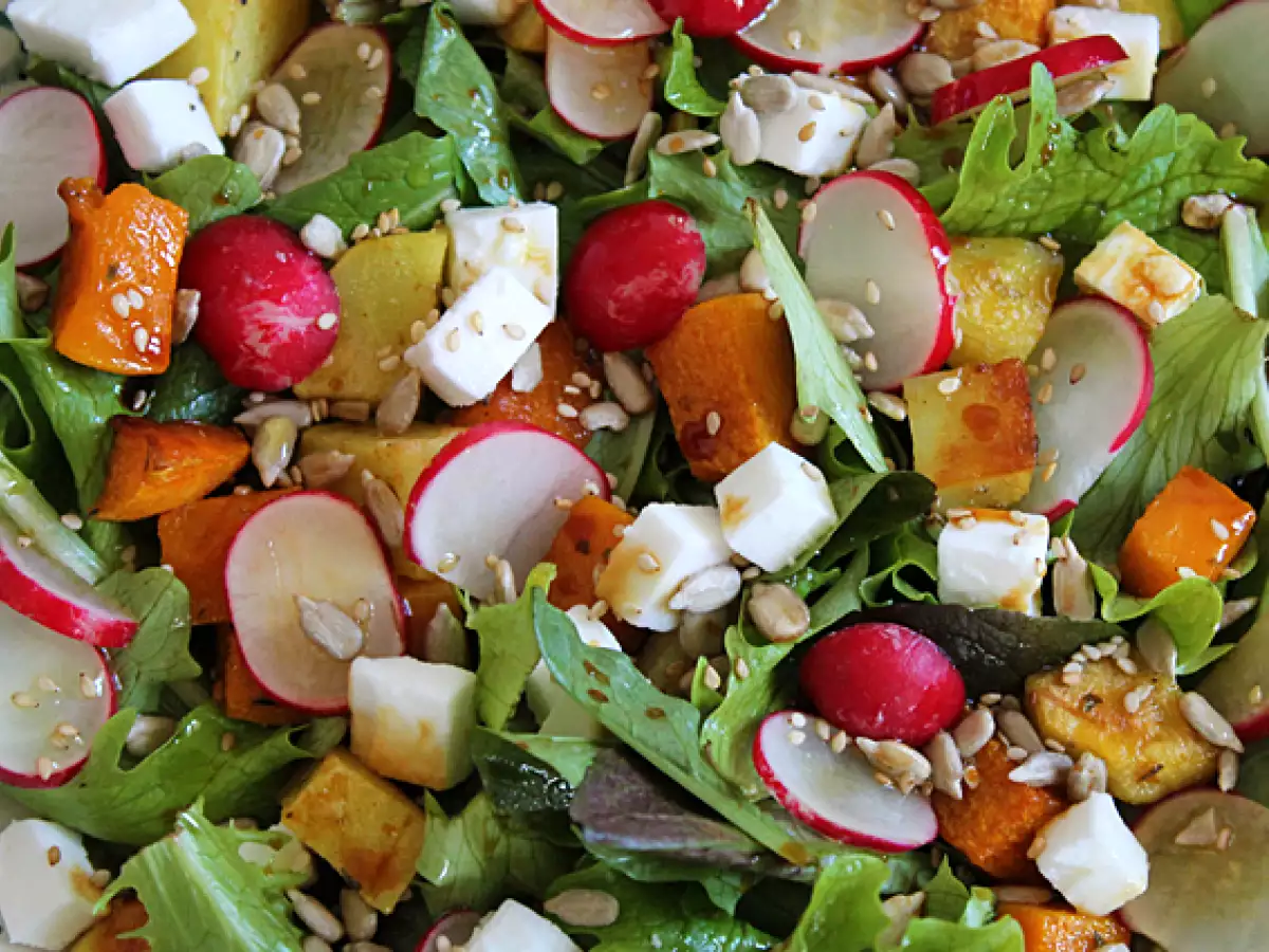 Salad labu butternut, kentang, lobak, dan feta - foto 4