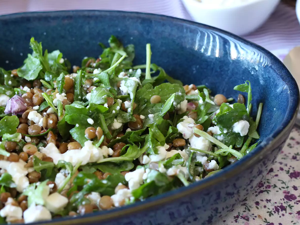 Salad lentil kaya protein dengan keju cottage, mudah dan cepat - foto 2