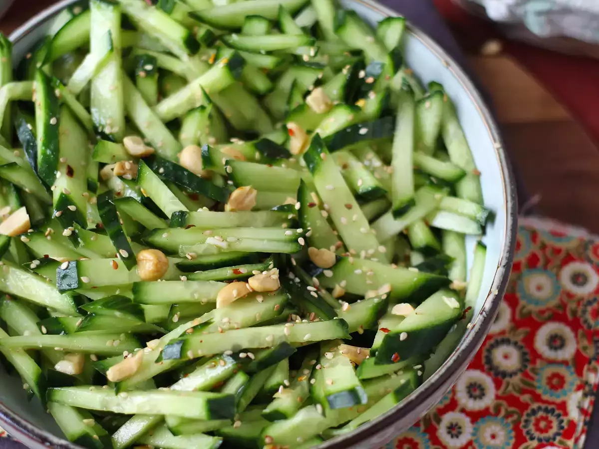 Salad mentimun pedas dengan kacang tanah - foto 4
