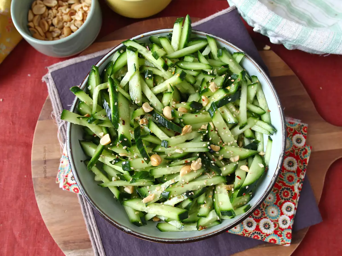 Salad mentimun pedas dengan kacang tanah - foto 6