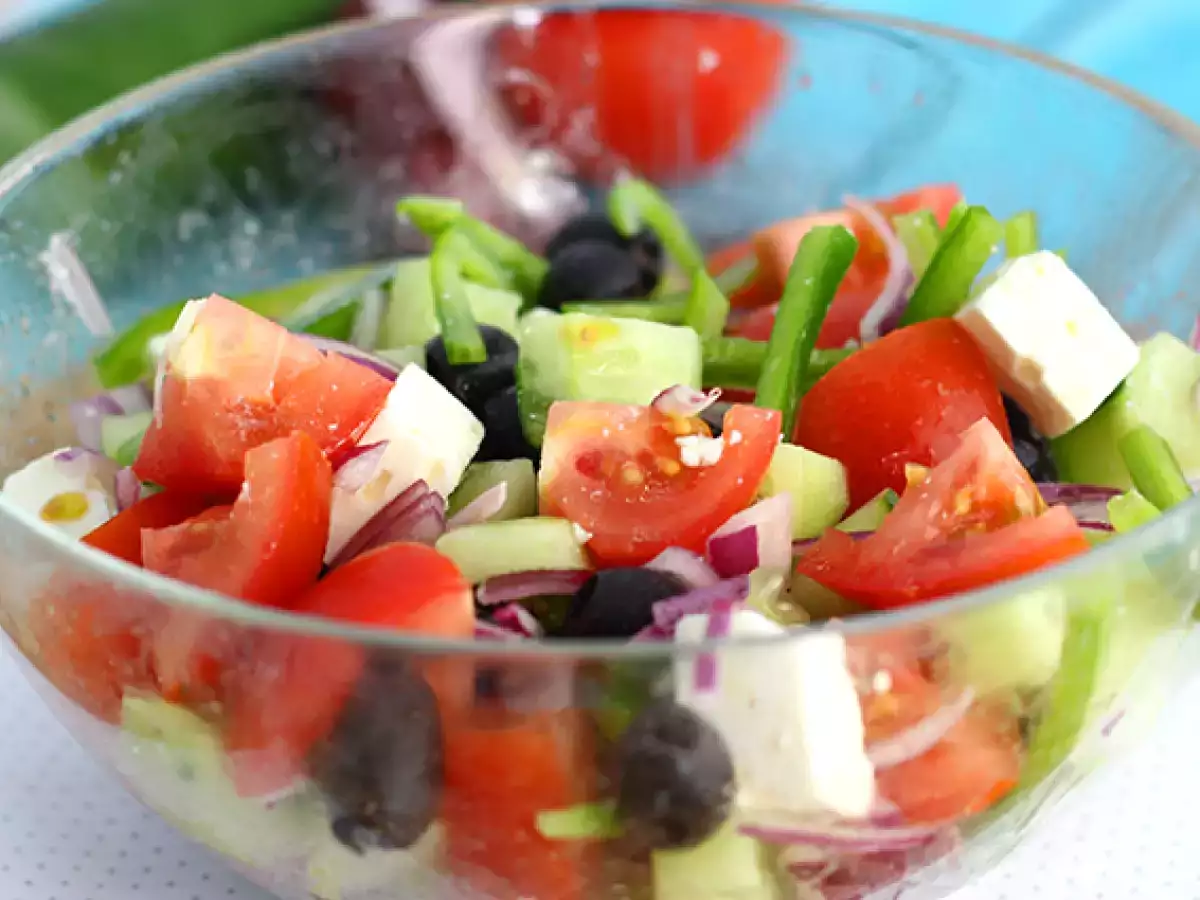 Salad Yunani (Horiatiki) - foto 3