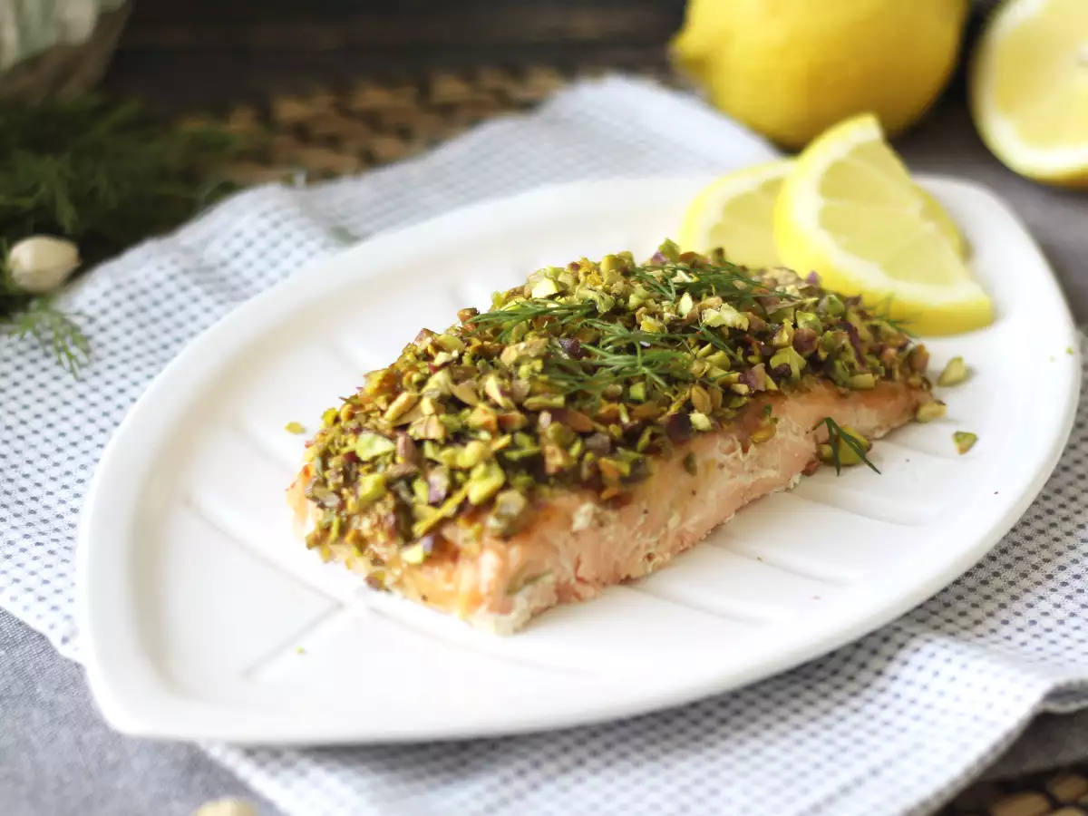 Salmon Berlapis Pistachio