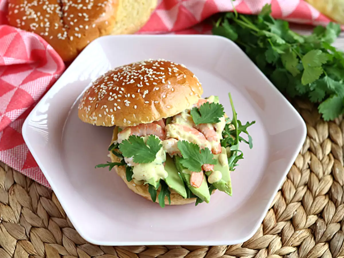 Sandwich Udang, Alpukat, dan Daun Ketumbar - foto 3