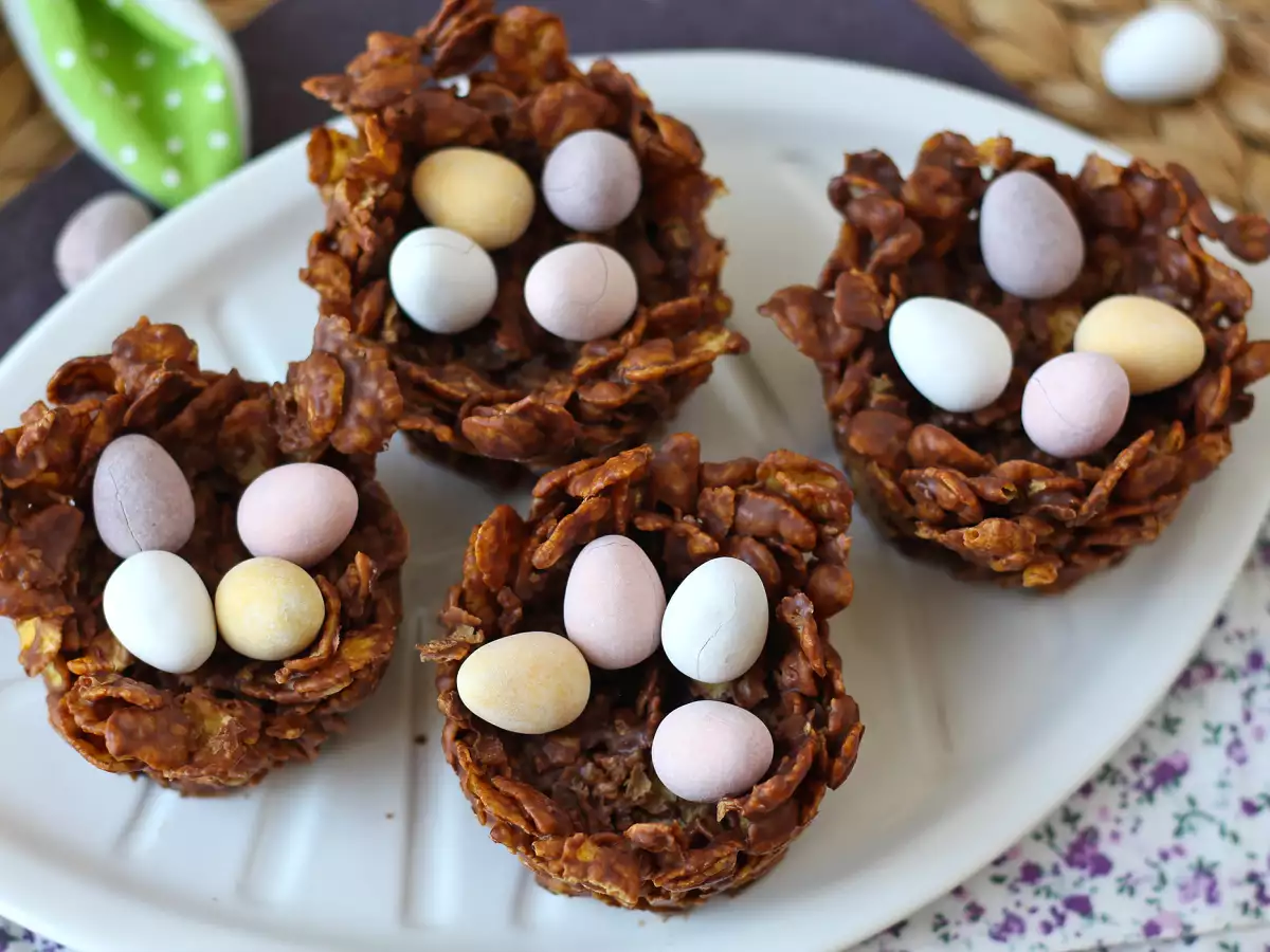 Sarang Paskah dari Cornflakes Cokelat - foto 4