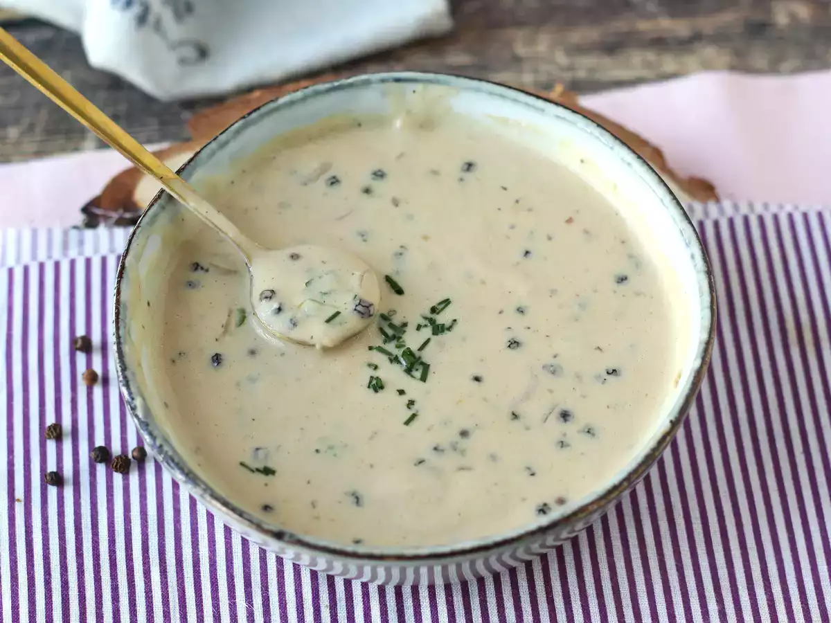 Saus lada buatan sendiri: lembut, harum, dan sangat mudah! - foto 5