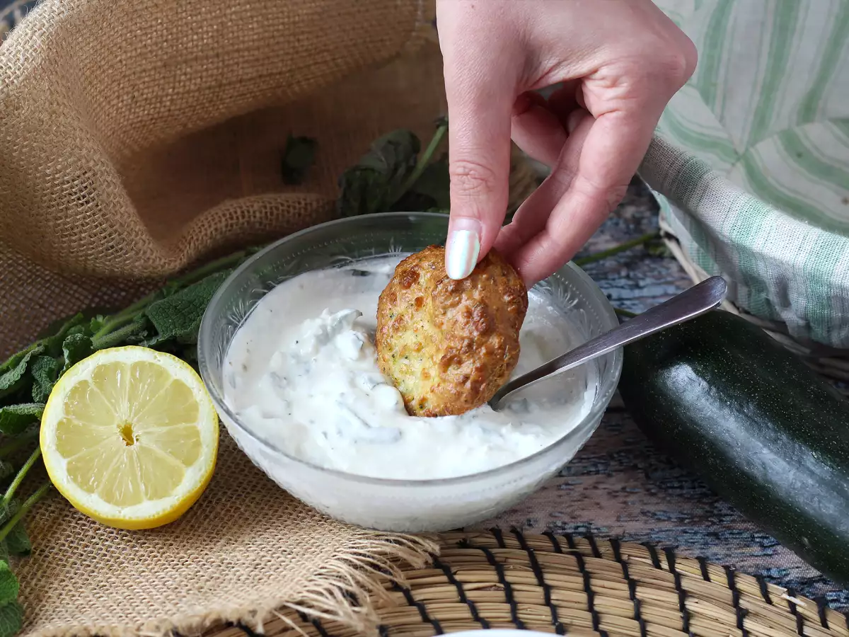 Saus yoghurt, feta, lemon, dan mint super segar! - foto 4