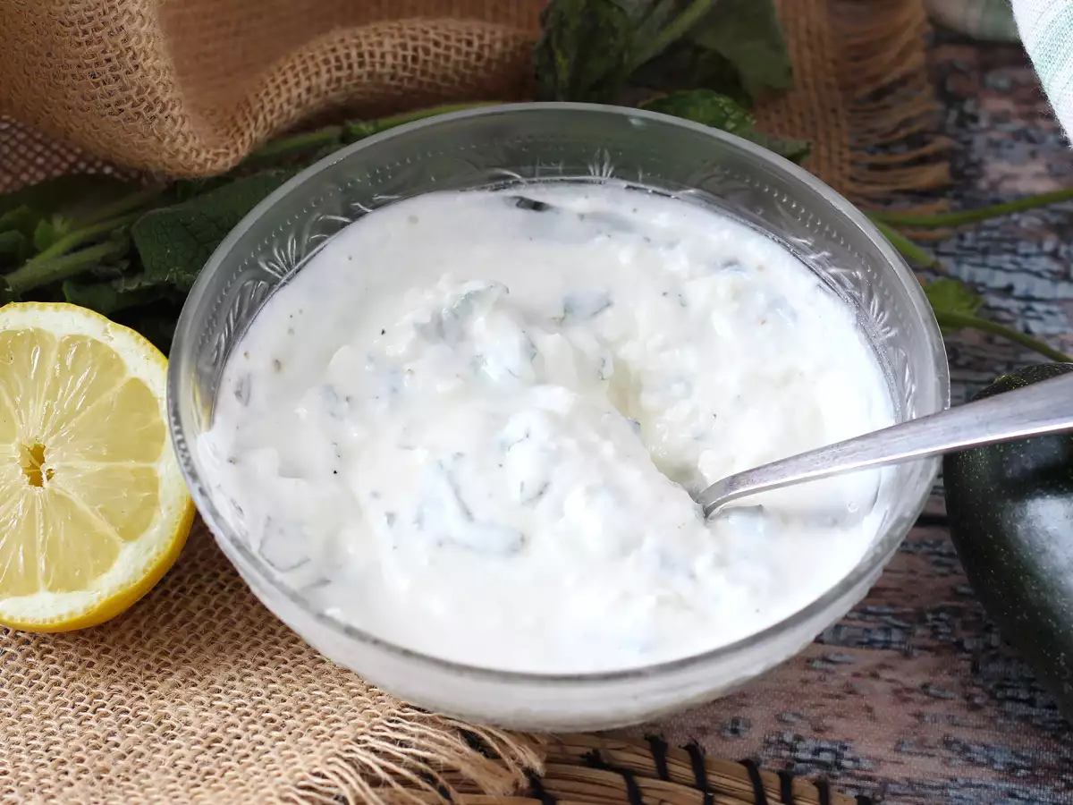 Saus yoghurt, feta, lemon, dan mint super segar! - foto 5